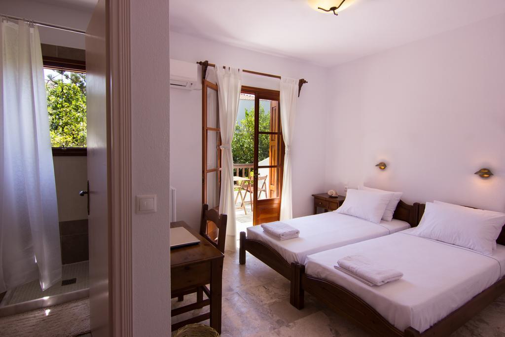 Naftilos Skiathos Exterior photo