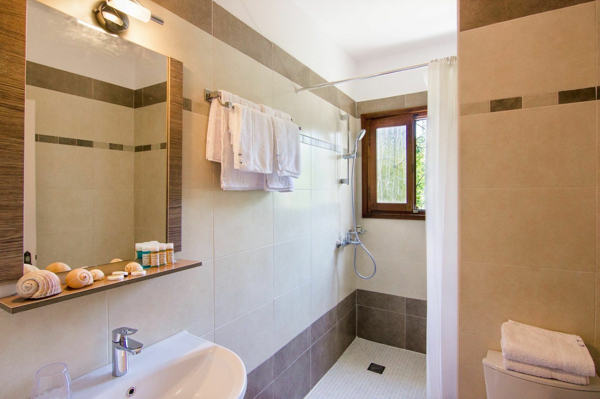 Naftilos Skiathos Exterior photo