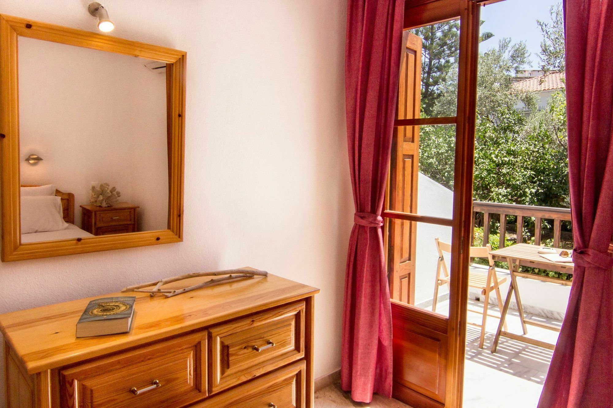 Naftilos Skiathos Exterior photo